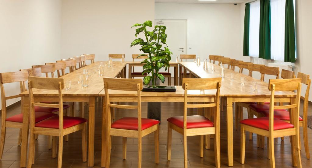 Winrooms "Hotel&Appartement" Βίνερ Νόιστατ Εξωτερικό φωτογραφία