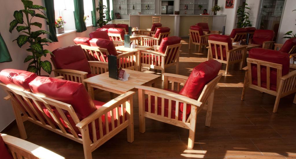 Winrooms "Hotel&Appartement" Βίνερ Νόιστατ Εξωτερικό φωτογραφία
