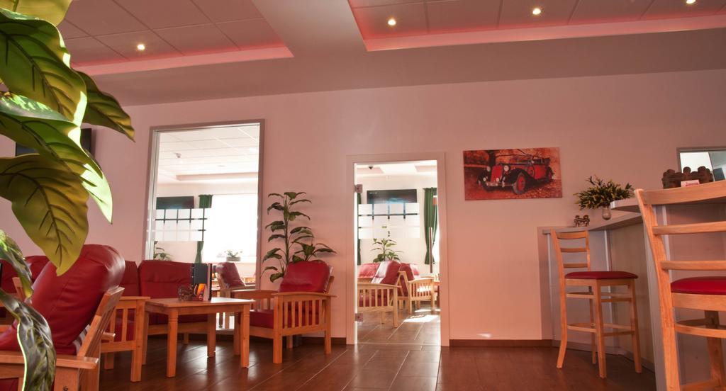 Winrooms "Hotel&Appartement" Βίνερ Νόιστατ Εξωτερικό φωτογραφία