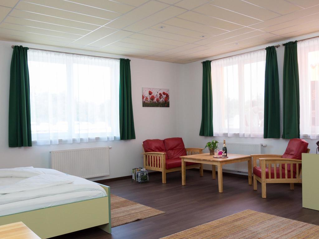 Winrooms "Hotel&Appartement" Βίνερ Νόιστατ Εξωτερικό φωτογραφία