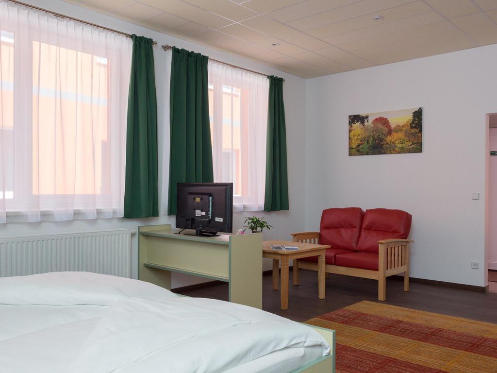 Winrooms "Hotel&Appartement" Βίνερ Νόιστατ Εξωτερικό φωτογραφία