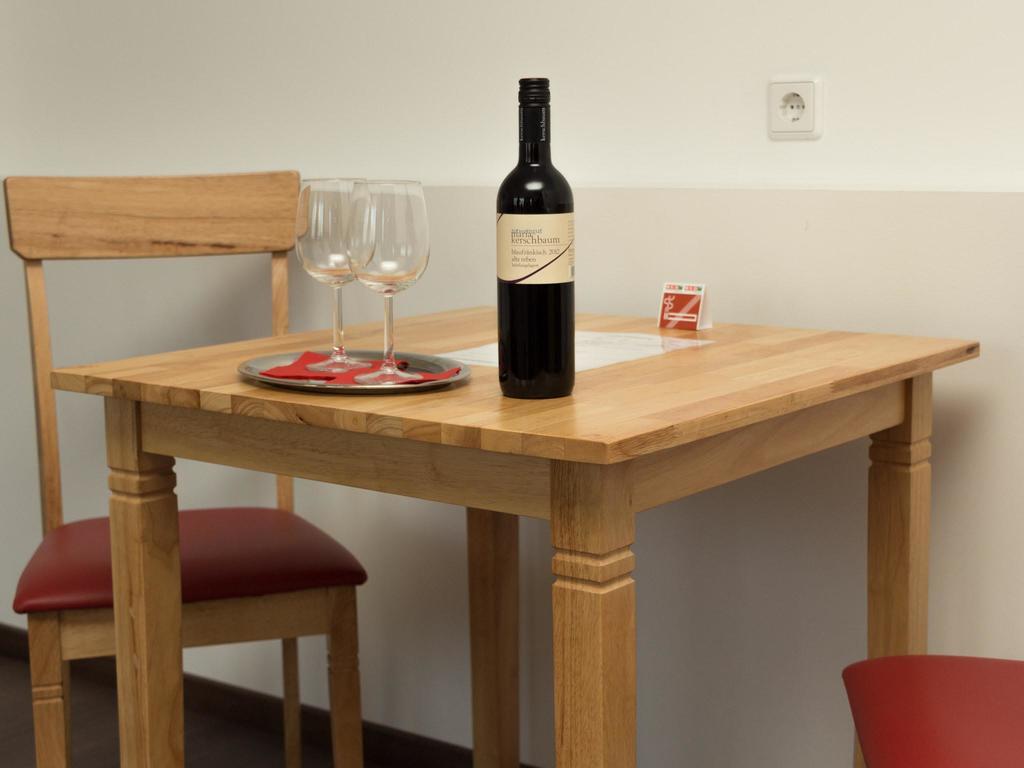 Winrooms "Hotel&Appartement" Βίνερ Νόιστατ Εξωτερικό φωτογραφία