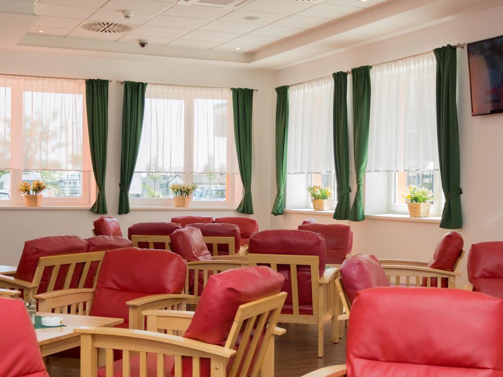 Winrooms "Hotel&Appartement" Βίνερ Νόιστατ Εξωτερικό φωτογραφία