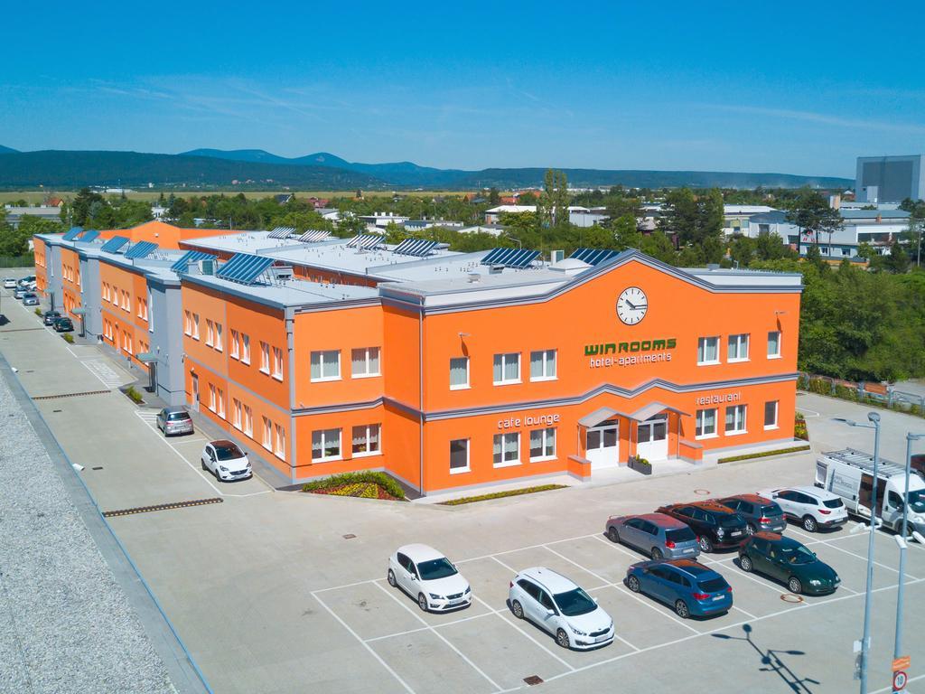 Winrooms "Hotel&Appartement" Βίνερ Νόιστατ Εξωτερικό φωτογραφία