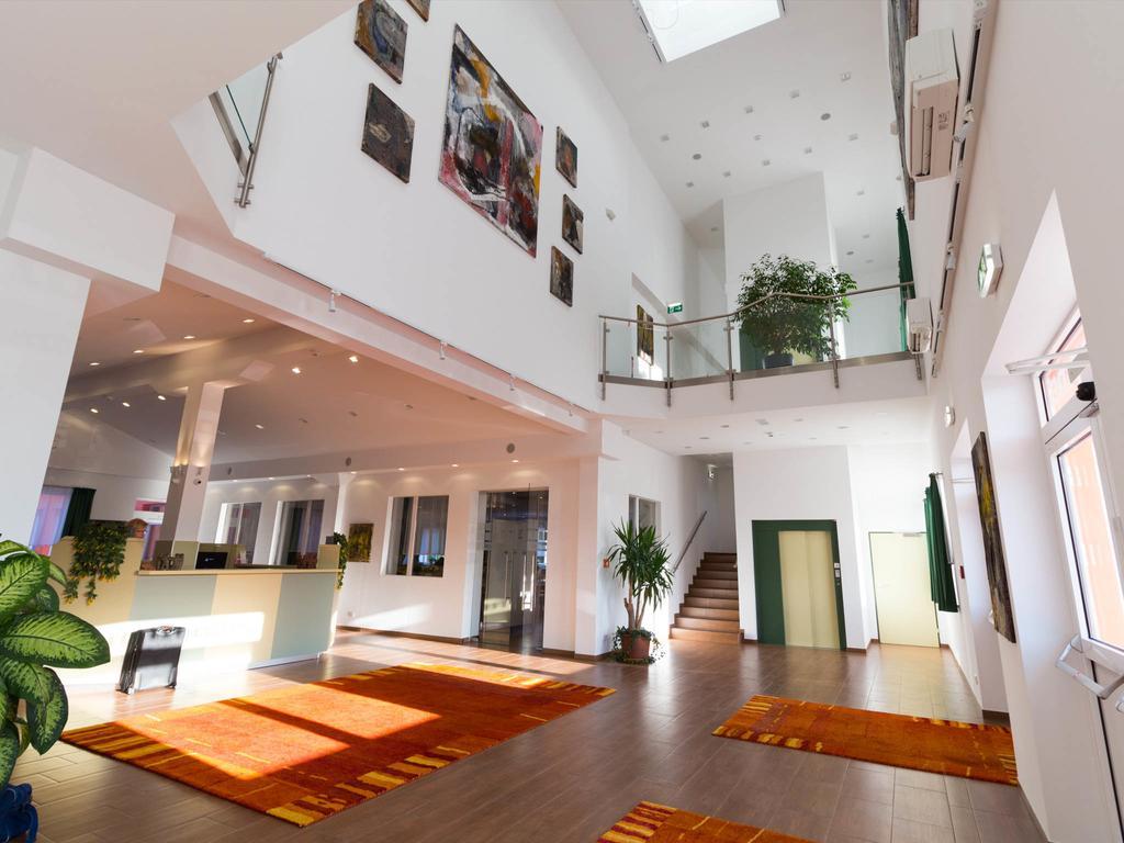 Winrooms "Hotel&Appartement" Βίνερ Νόιστατ Εξωτερικό φωτογραφία