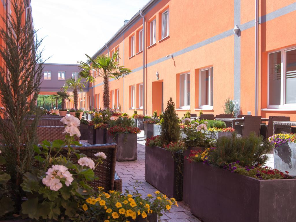 Winrooms "Hotel&Appartement" Βίνερ Νόιστατ Εξωτερικό φωτογραφία